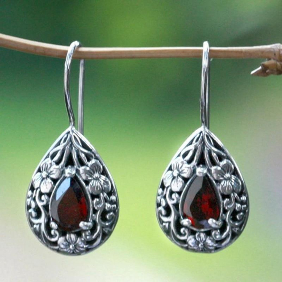 Water Droplet Pear Shaped Vintage Red Rhinestone Earrings