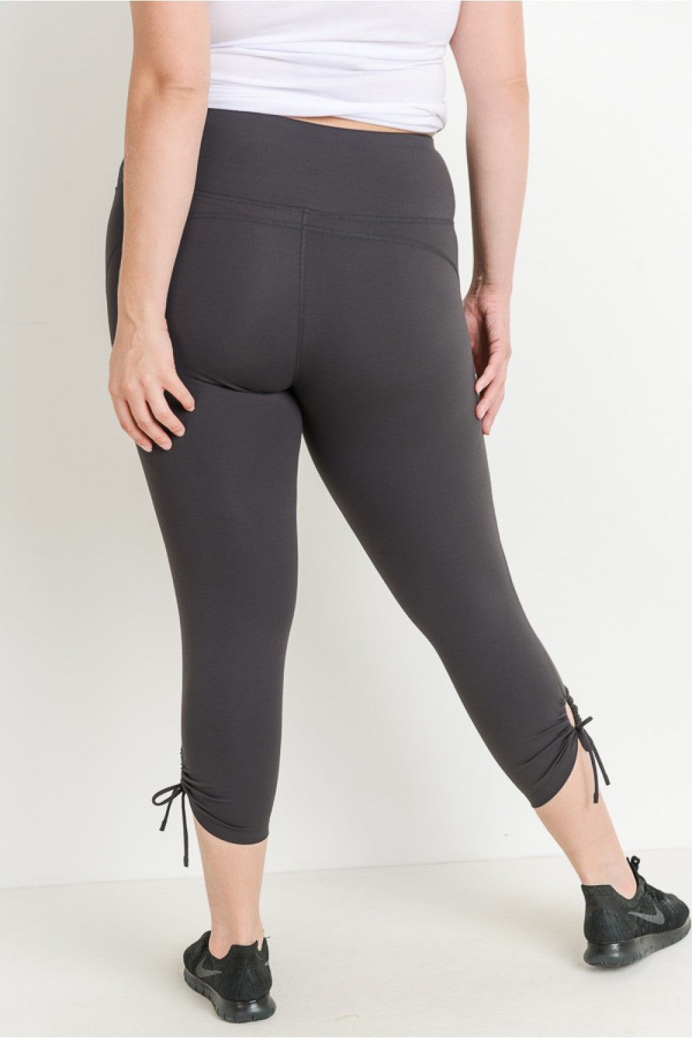 Plus Size High Waist Tie Accent Capri Leggings