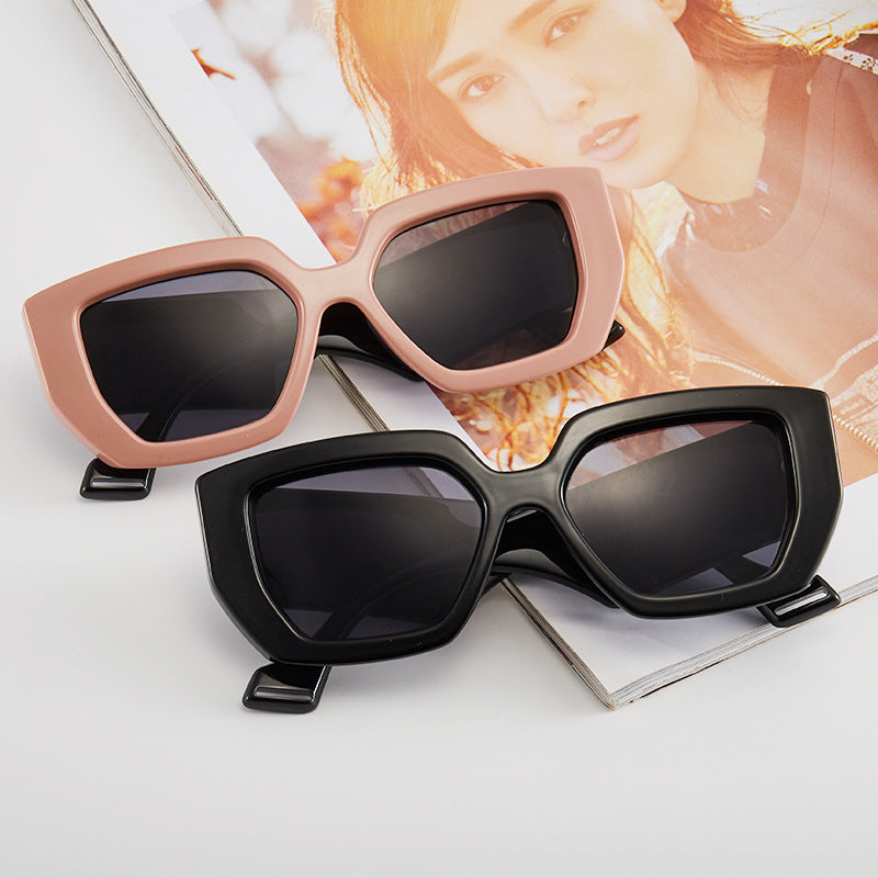 Trendy Celebrity-Fashion Shades - Bold Retro Design Thick Frame Sunglasses